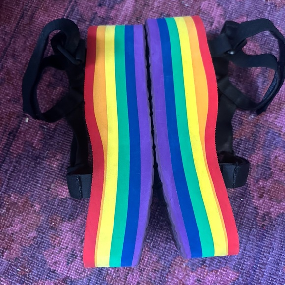 Teva Shoes - TEVA Universal Flatform in Rainbow Pride